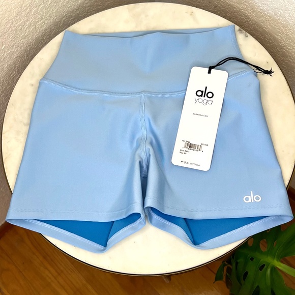 ALO Yoga Pants - Alo Yoga Size XS High Waist Air Lift Shorts / Blue Skies